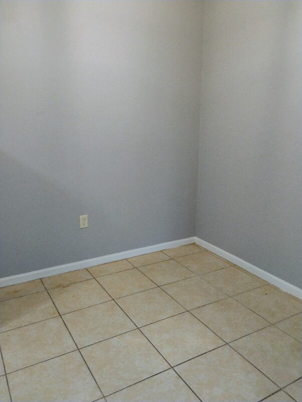 Building Photo - 14140 Azalea Park Ave