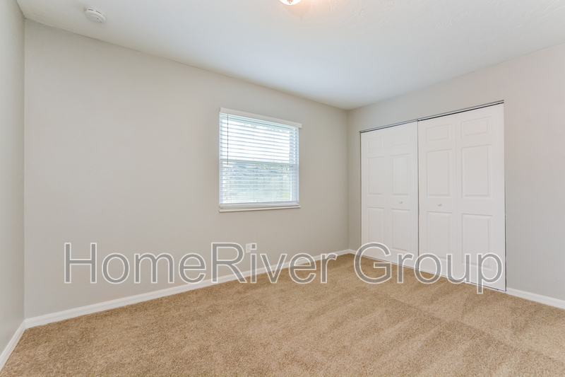 Building Photo - 2510 Yule Tree Dr