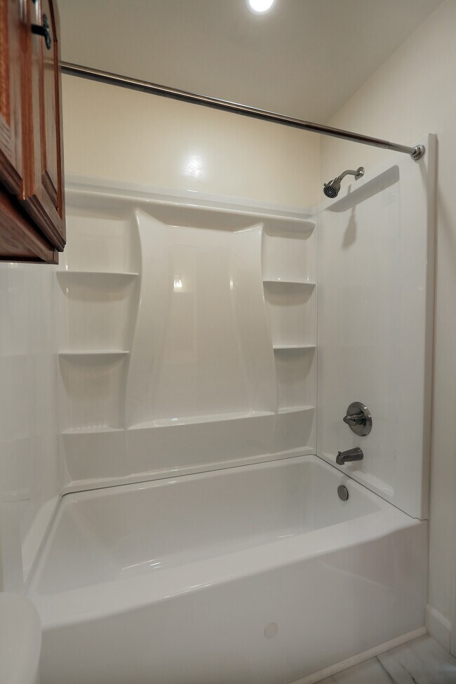 Building Photo - 2509 Paddock Ct