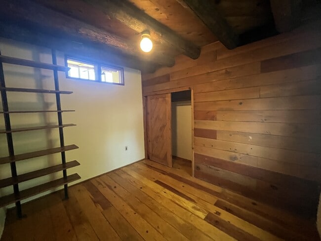 Building Photo - 507 Upper Ranchitos Rd