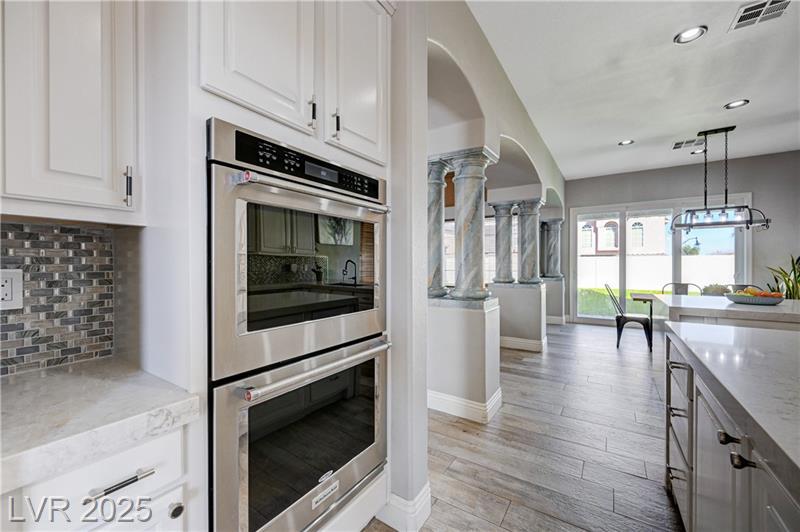 Kitchen - 9738 Bear Trap Ct