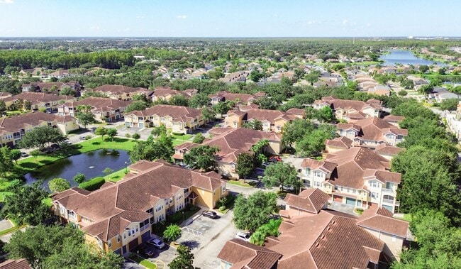 Building Photo - Beautiful 3 Bedroom, 2 Bath with Volume ceilings and Private Garage!