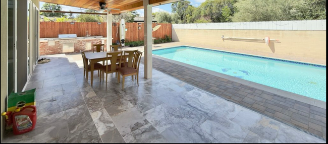 Building Photo - 5921 Fallbrook Ave