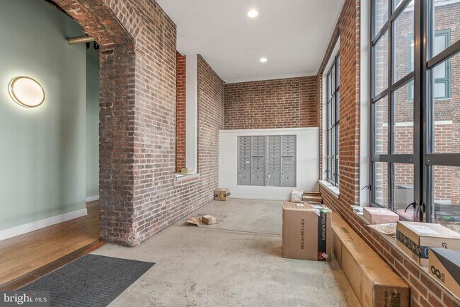 Building Photo - 2551 Trenton Ave