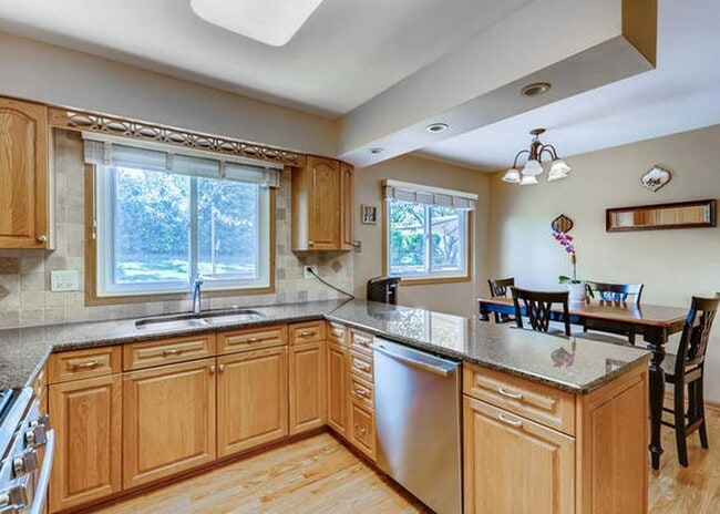 Building Photo - 4210 Portage Ln