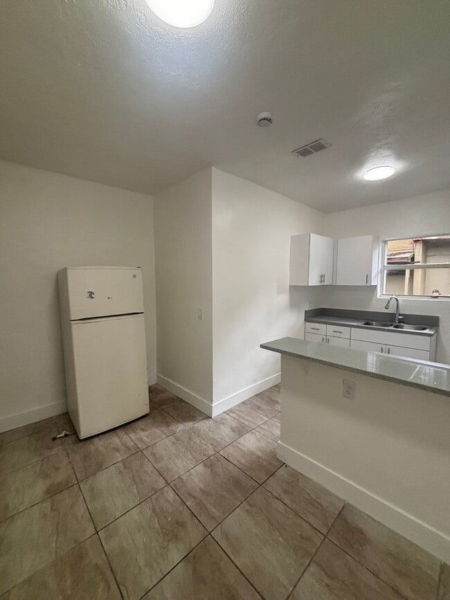 Building Photo - Apartment in the Heart of Little Havana!