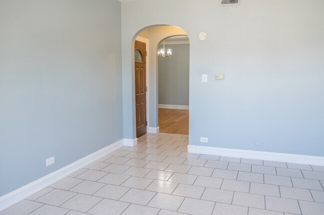 Building Photo - 5445 W 64th St