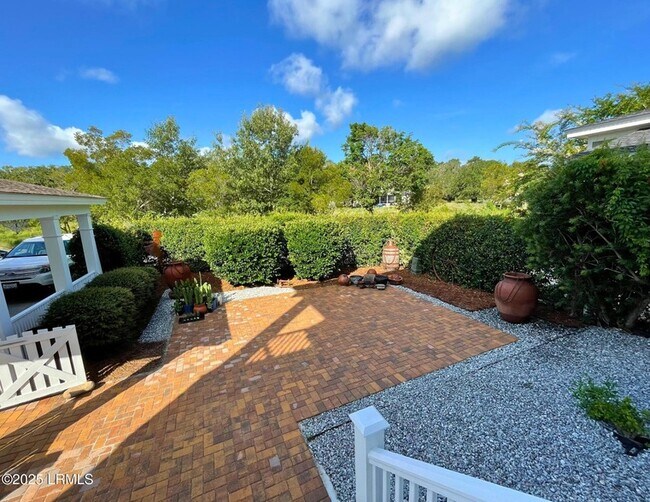 Building Photo - 110 Great Heron Way