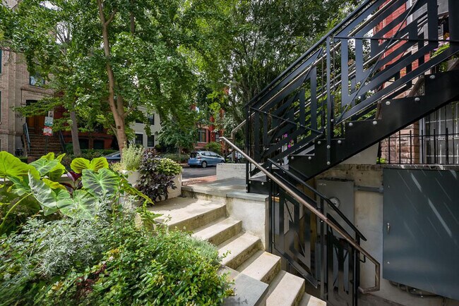 Building Photo - 1517 Corcoran St NW