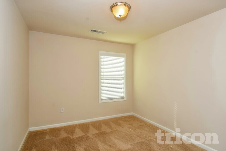 Building Photo - 175 Ireland Ln