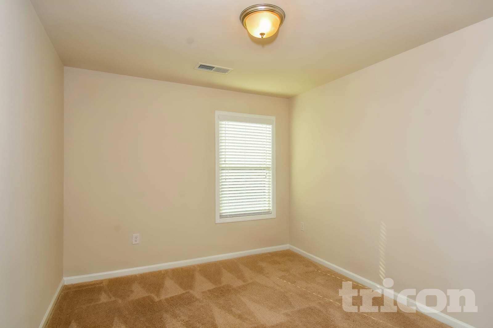 Building Photo - 655 Ireland Ln