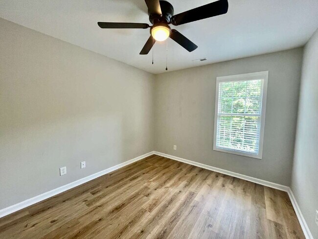 Building Photo - 3-Bed, 2 And A Half Bath Haven With Bonus ...