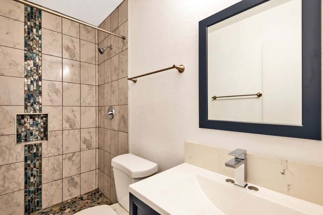 Building Photo - 5-Bedroom Tempe Home with Private Pool Near ASU Campus