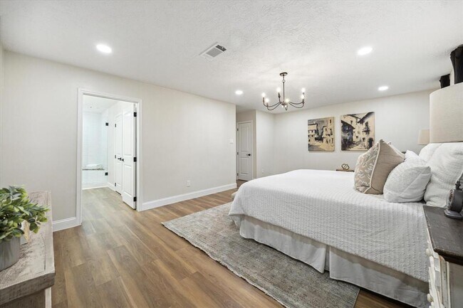 Building Photo - 6410 Meadowtrace Dr