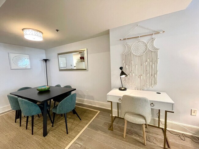 Building Photo - 1393 Washington St