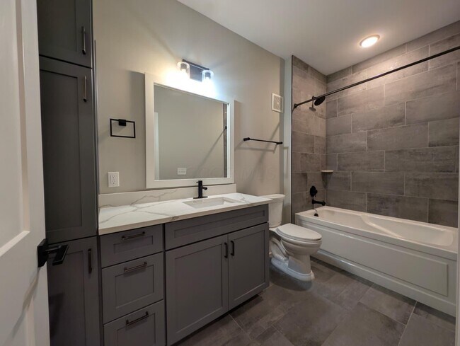 Building Photo - 751 N 6th St