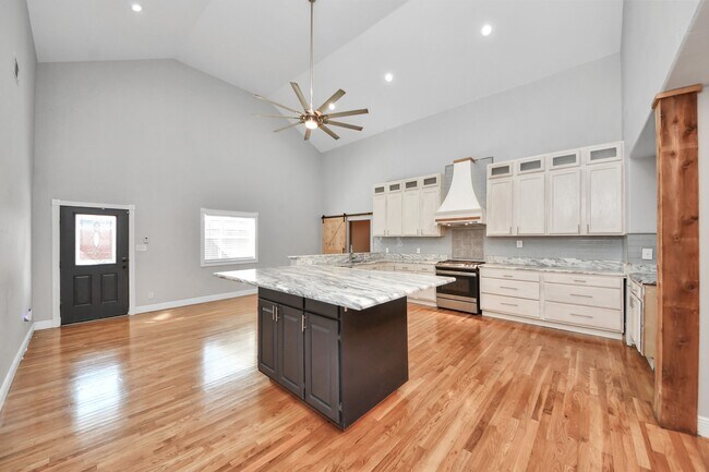 Building Photo - 602 Fostoria Ln
