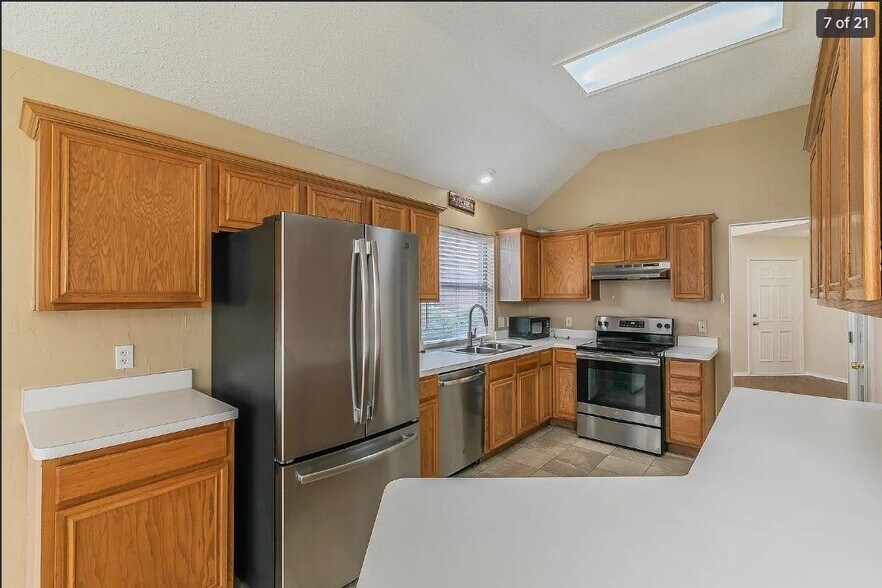 Building Photo - 210 Madisson Dr