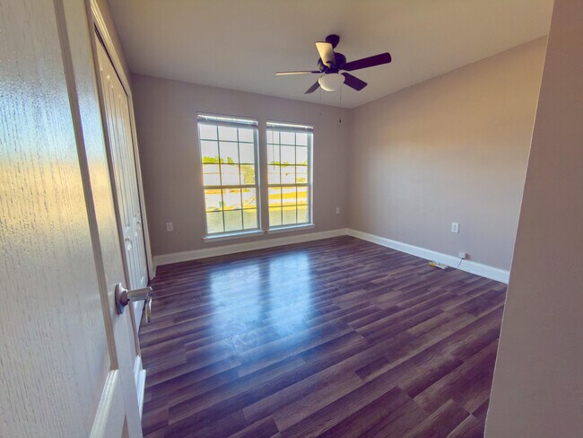 Building Photo - 7971 Herzog Ct