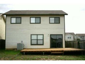 Building Photo - Spacious 4 Bed/2 Bath in Saddlewood Estates