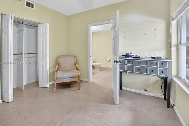 Building Photo - 5938 Crystal Shores Dr