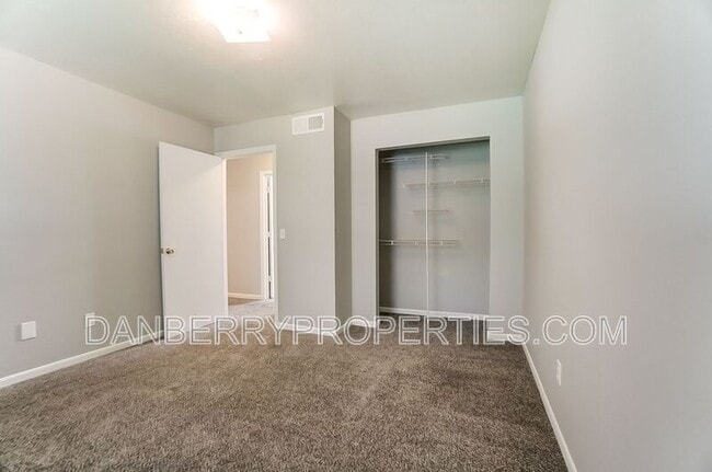 Building Photo - 1103 Searles Rd