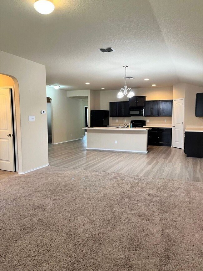 Building Photo - 4 br, 2 bath House - 3538 Robin Mdw