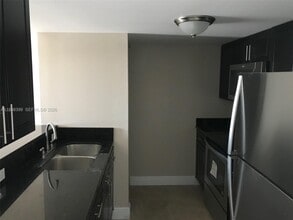 Building Photo - 1990 NW 4th Ct