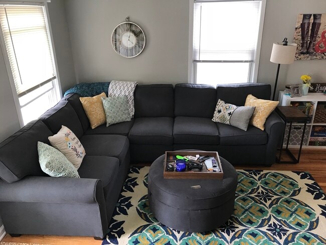 Building Photo - 1423 E 4th St