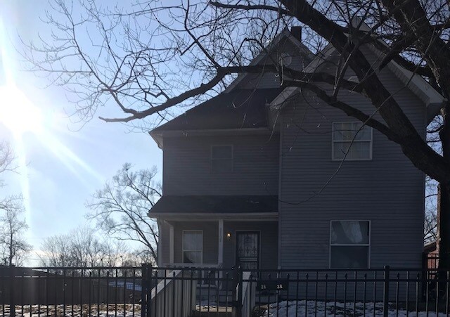 Primary Photo - 2838 N Chester Ave