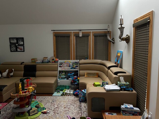 Building Photo - 30384 Castleford Ct