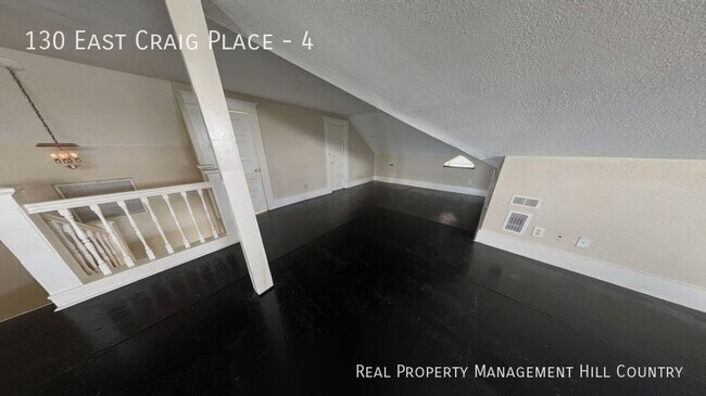Building Photo - 130 E Craig Pl