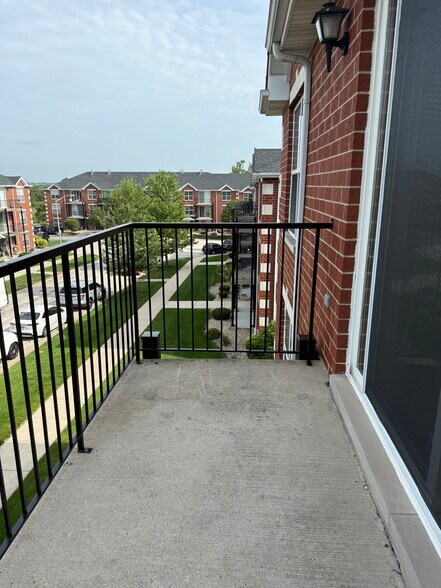 Building Photo - 16631 Liberty Cir