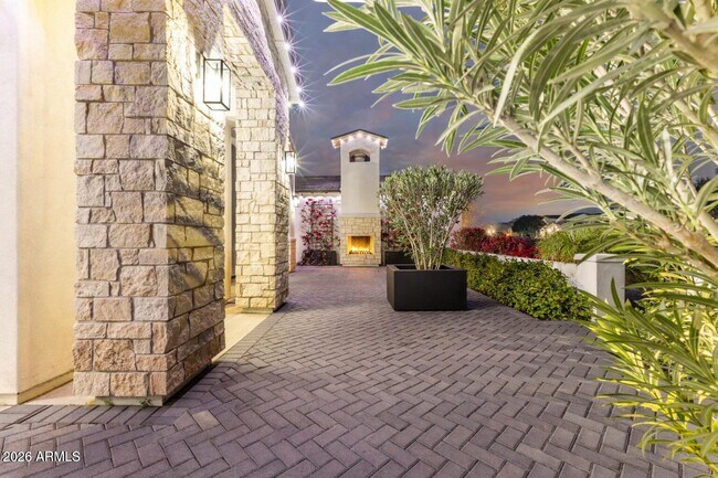 Building Photo - 5348 W Encanto Verde