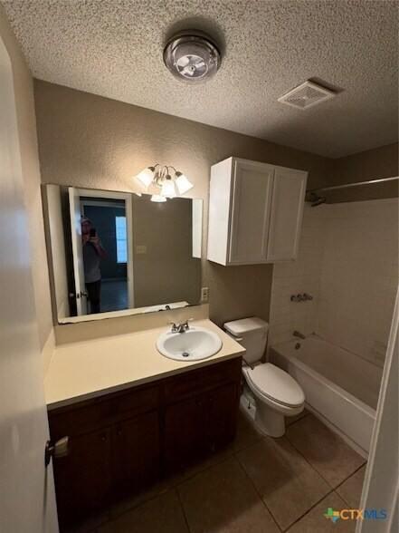 Building Photo - 1713 Mona Dr