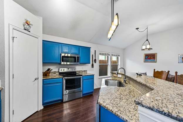 Building Photo - 1055 Port Sullivan Dr