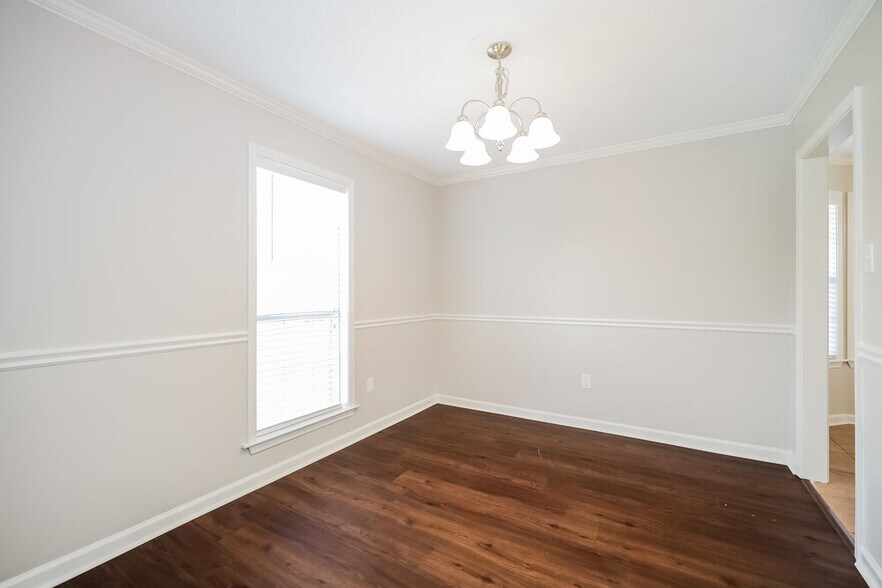 Building Photo - 6671 Hidden Fern Ln E