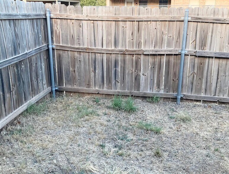 Building Photo - 733 Chaparral Cir