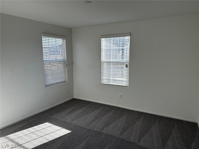Building Photo - 512 Ylang Pl