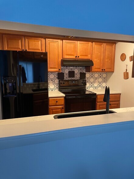 Building Photo - 3826 Staffordshire Ln