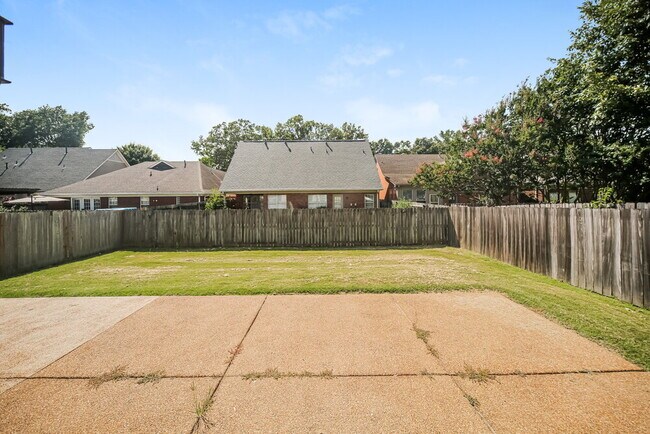 Building Photo - 6423 Cheyenne Dr