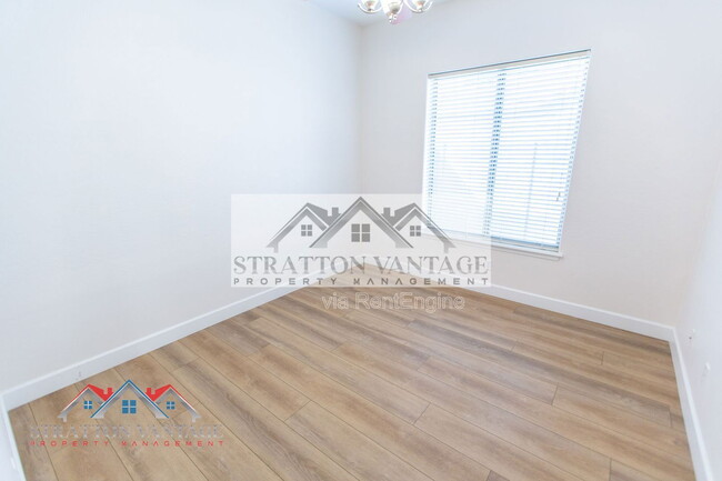 Building Photo - 13458 W Coronado Rd