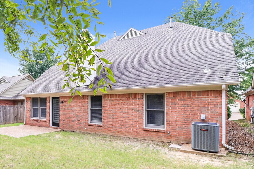 Building Photo - 1522 Appling Wood Cove S