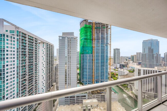 Building Photo - 485 Brickell Ave