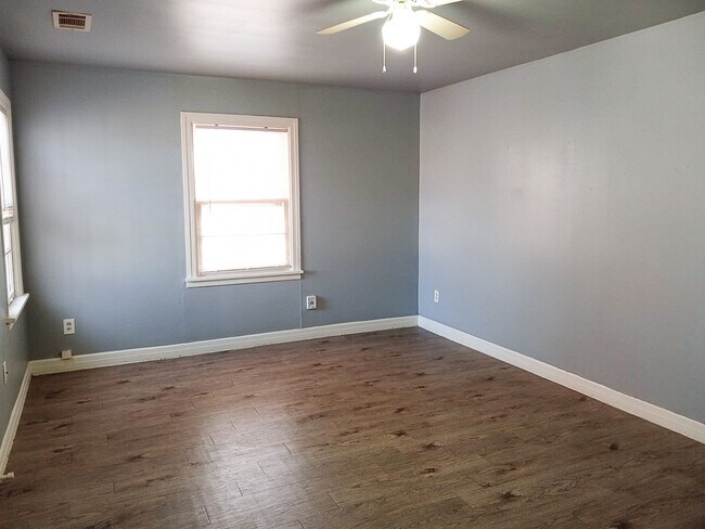 Building Photo - 2121 20th St