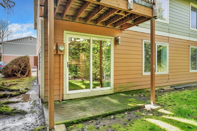 Building Photo - 2 bedroom home in Portsmouth Community!!
