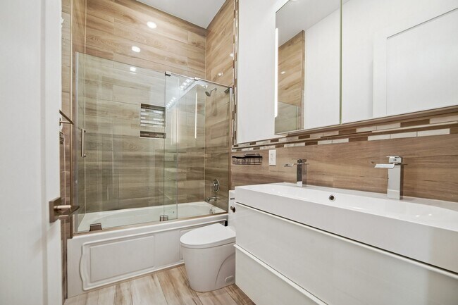 Building Photo - 46 Carlton Ave