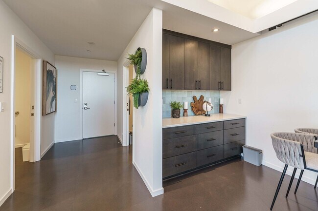 Building Photo - 8989 N Kale Cir