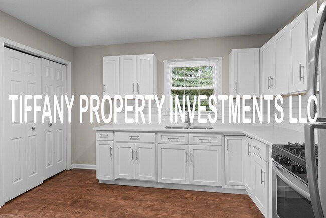 Building Photo - 654 Dundeen Dr