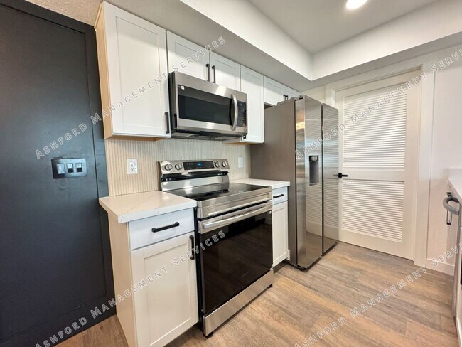 Building Photo - 520 N Stapley Dr